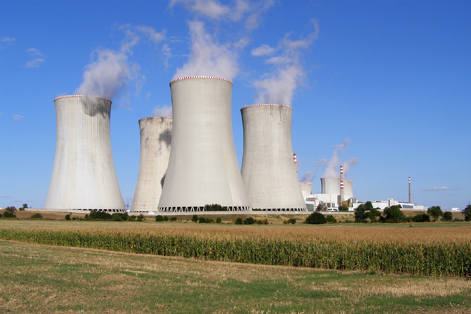 Dukovany Nuclear Power Station (Photo License: CC-BY-SA-2.5)